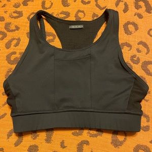 Oiselle pocket bra